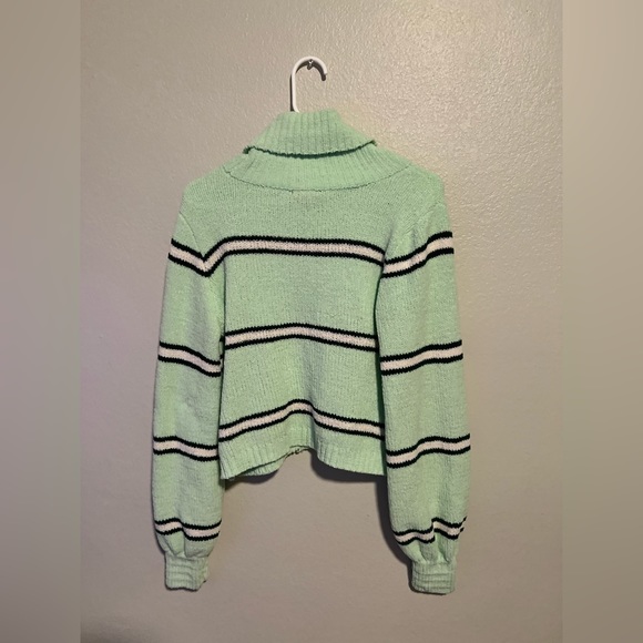 Turtle neck sweater - Picture 2 of 2